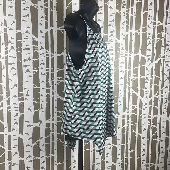 NEW Satin Geometric Print Handkerchief Hem High Neck Tank Top L - Picture 2 of 8